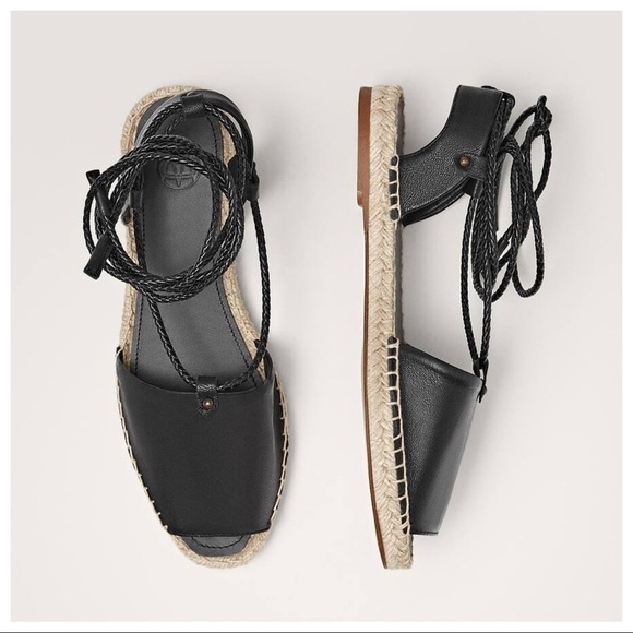 NWT. Massimo Dutti Hand-stitched Flats. Size 6 - Picture 1 of 8